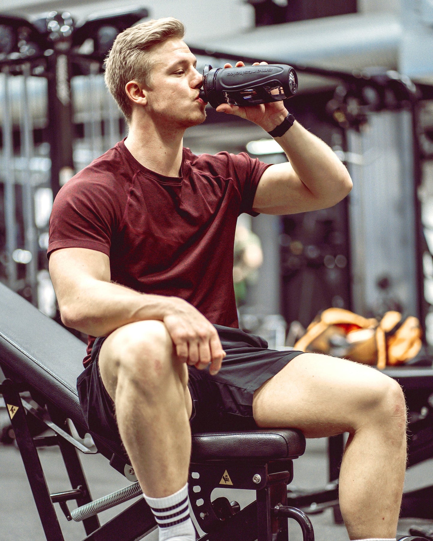 reforce-glass-black-s5 samrtshake_reforce_glass_lifestyle.jpg
