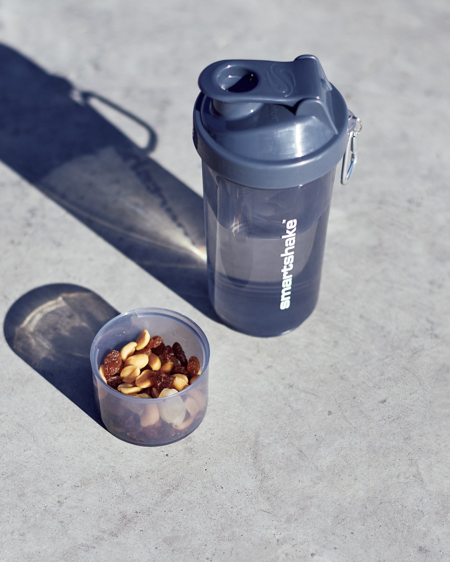 slim-stormy-gray-b9 Smartshake_Slim_gray_lifestyle.jpg